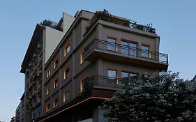Dwell - Elegant City Stay